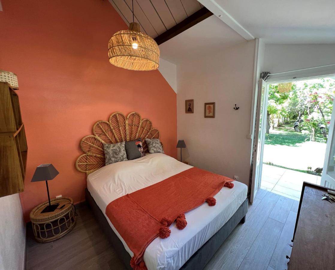 Jolie Creole- Villa Sur Le Lagon ลาซาลีน เลอแบ็ง ภายนอก รูปภาพ