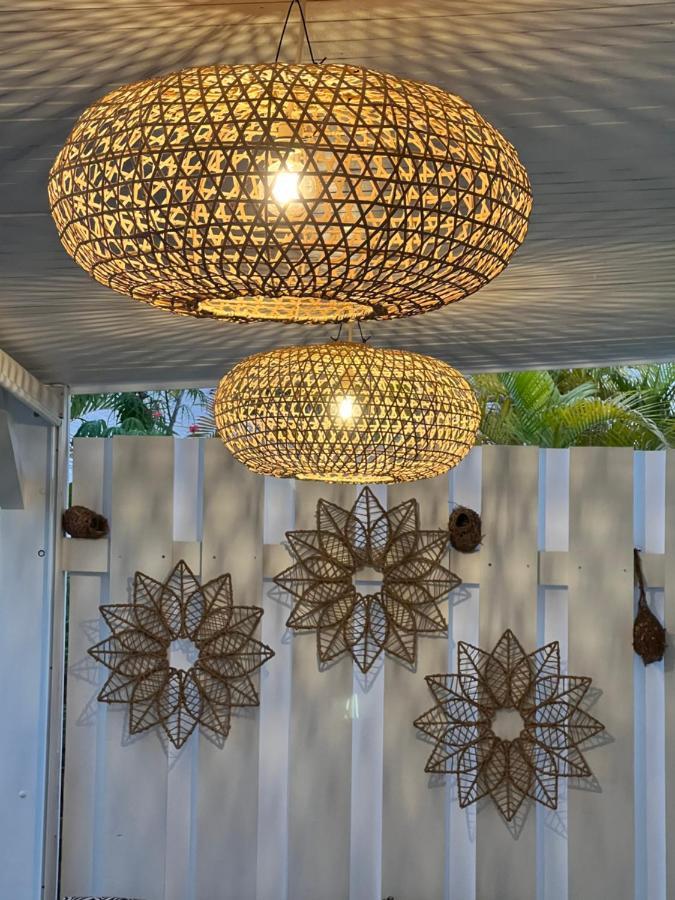 Jolie Creole- Villa Sur Le Lagon ลาซาลีน เลอแบ็ง ภายนอก รูปภาพ