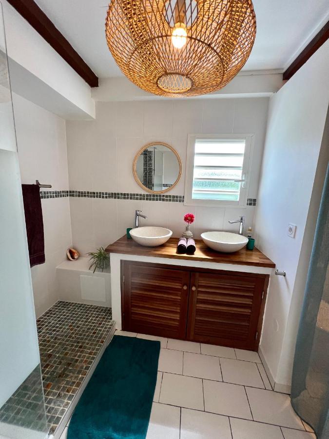 Jolie Creole- Villa Sur Le Lagon ลาซาลีน เลอแบ็ง ภายนอก รูปภาพ